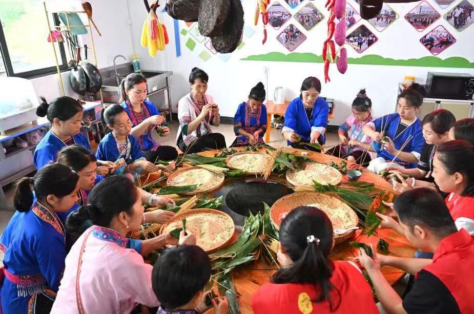 观察丨家国情怀 根植华夏PG麻将胡了模拟器时政微(图3)